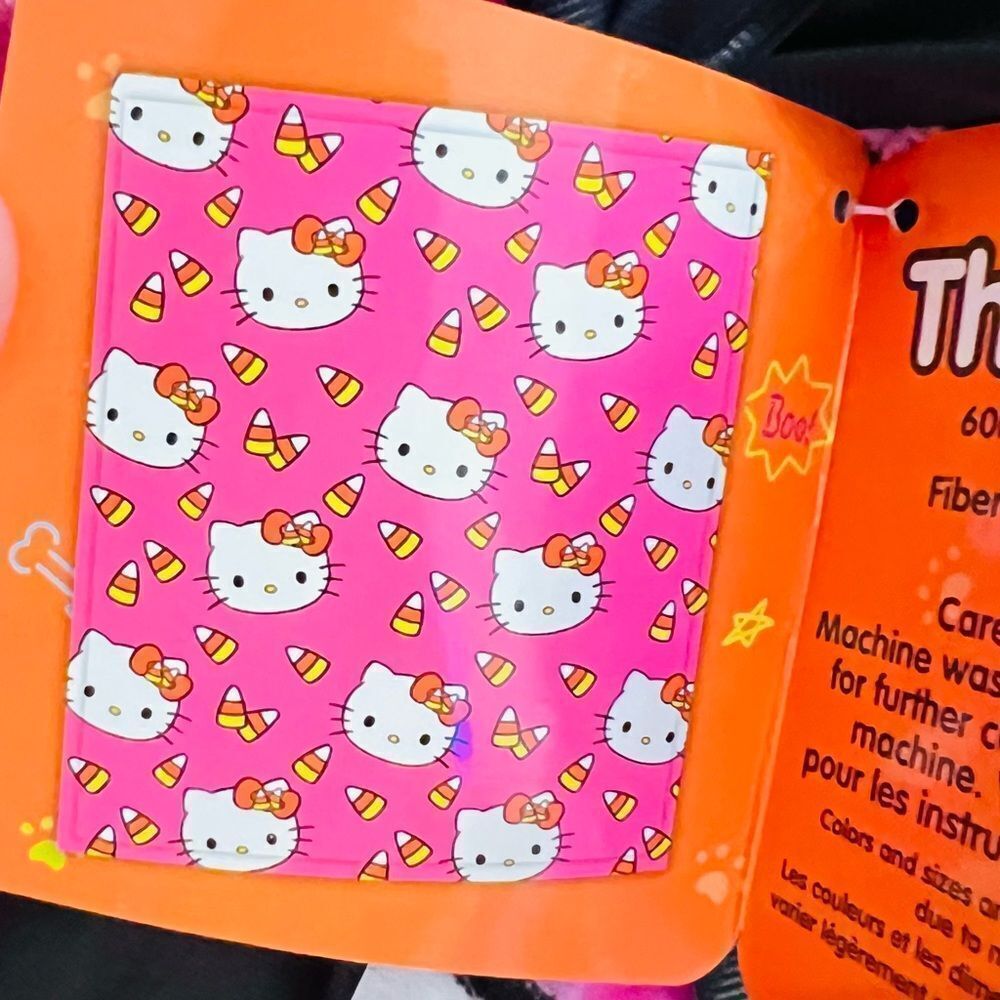 Hello Kitty Throw - Picture 4 of 4
